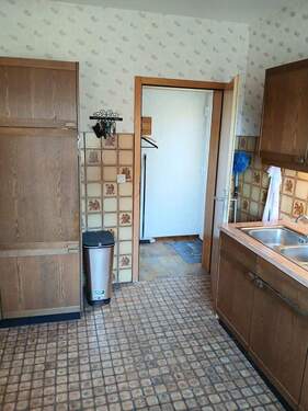 Küche mit Holzmöbeln - 