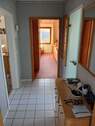 Hausflur mit Blick ins Zimmer - 