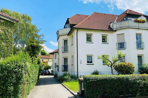 Einfahrt - 2 Zimmer Einfamilienhaus zum Kaufen in Dresden