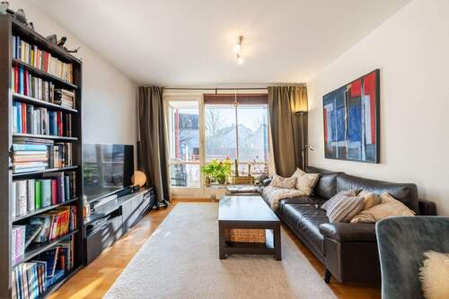 Wohnzimmer - AIGNER - Charmante 2-Zimmer Wohnung in ruhiger Lage von Vaterstetten