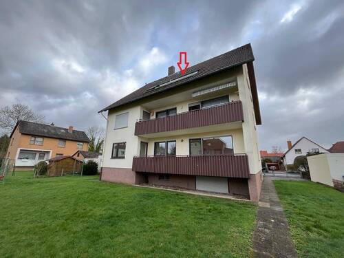 Rückseite des Hauses.jpg - Gepfl.- 4- Zi.- DG.-Wohnung mit West-Loggia in der Nähe von Kaufland Northeim