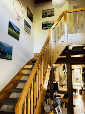 Diele & Aufgang zum DG - 