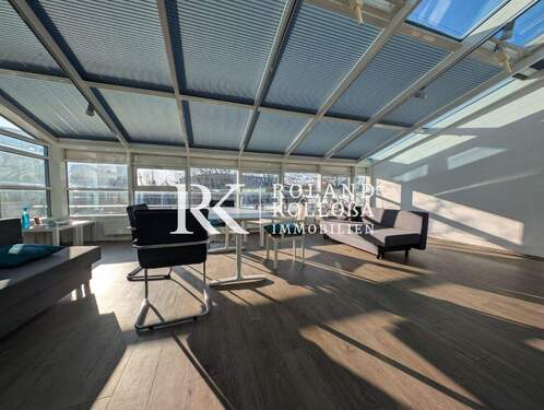 Büro - Repräsentative Ausstellungsfläche mit Büroeinheit und großzügigen Dachterrassen