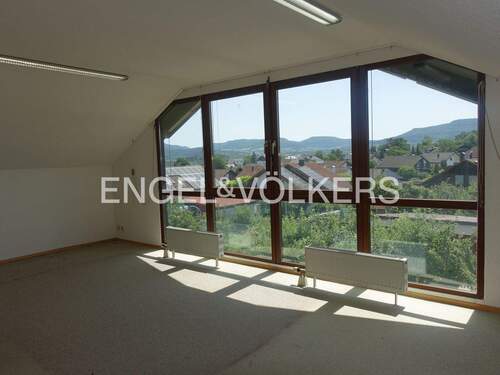 Zimmer im Dachgeschoss - 