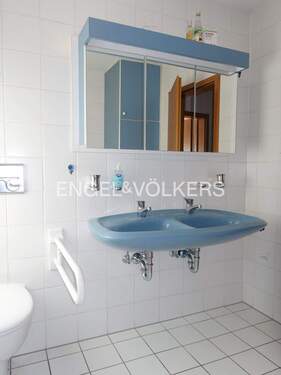 Bad im Erdgeschoss - Einfamilienhaus mit 159,00 m&sup2; in Ofterdingen zum Kaufen