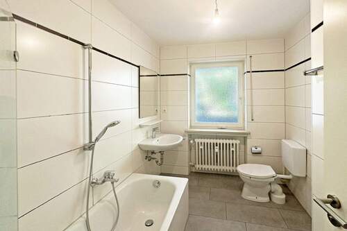 Beispiel Bad (gespiegelt) - 