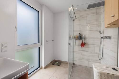 Bad mit Dusche - 