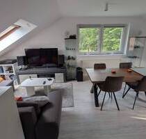 Helle 2-Zimmer DG-Wohnung mit großem Tageslichtbad - gepflegtes privates 8-Familienhaus - Dortmund Kirchderne