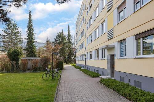 Haus (3).jpg - Etagenwohnung mit 10,00 m&sup2; in München zur Miete