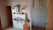 Bad mit Dusche - 