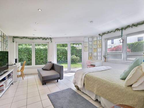 Geräumiger Schlafbereich im Gartengeschoss - 