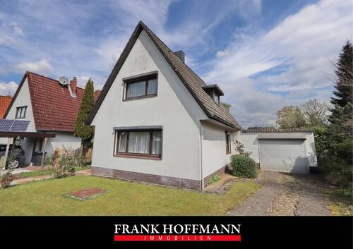 V10514 Titelbild - Freistehendes Einfamilienhaus mit Garage in Hamburg-Jenfeld