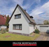 Freistehendes Einfamilienhaus mit Garage in Hamburg-Jenfeld