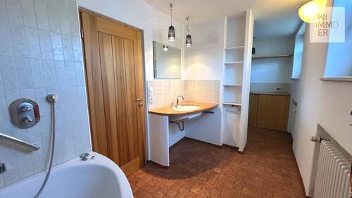 EG - Badezimmer (2) - 