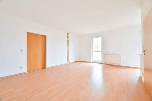 Wohnzimmer - 2 Zimmer Etagenwohnung in Chemnitz