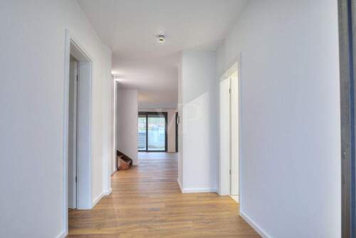 Flur Eingang - Doppelhaushälfte mit 155,00 m&sup2; in Herbolzheim zum Kaufen