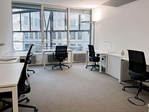 Property Image 1 - Privater Büroraum für 5 Person in Regus Hammerbrook