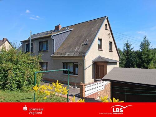 Rückseite - Doppelhaushälfte mit Fernblick !