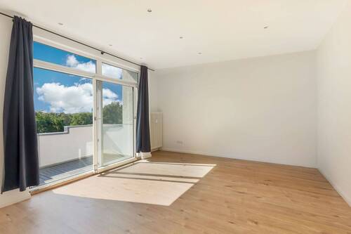 Wohnzimmer - 2 Zimmer Etagenwohnung zum Kaufen in Berlin