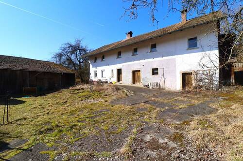 Bild 1 - großzügiges Grundstück mit altem Bauernhaus und rustikaler Scheune zu verkaufen!