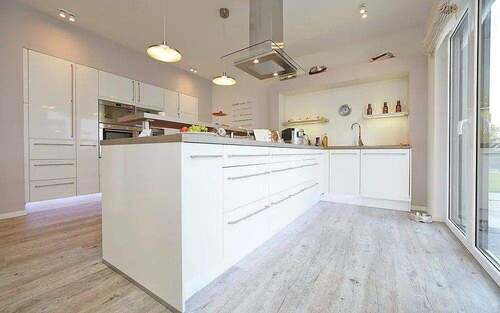 Bild 3 - 4 Zimmer Mehrfamilienhaus, Wohnhaus zum Kaufen in Borna