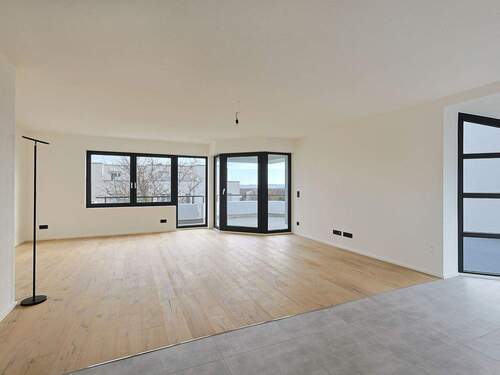 Lichtdurchfluteter Wohn-/ und Essbereich - 