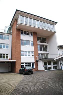Aussenansicht - Bad Driburg - Bürofläche mit 2 Balkonen