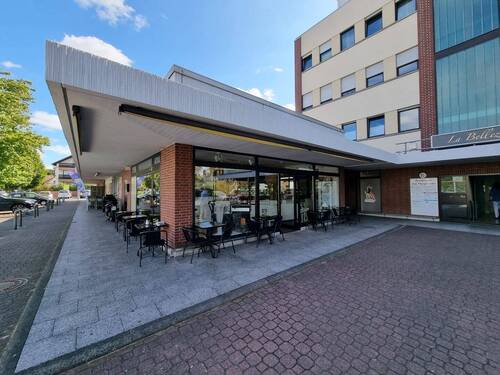 Außenansicht 1 - VerkaufsLadenfläche in Ladenzentrum mit ca. 57 m² Nutzfläche