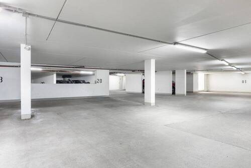 Tiefgaragenstellplatz - 