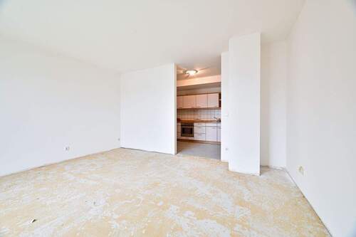 Wohnzimmer - 3 Zimmer Etagenwohnung zur Miete in Chemnitz