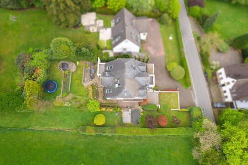 Vogelperspektive - 8 Zimmer Mehrfamilienhaus, Wohnhaus in Witten