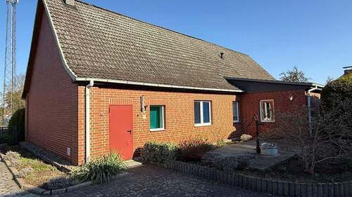 Haus - Hofansicht - Einfamilienhaus mit 146,60 m&sup2; in Plate zum Kaufen