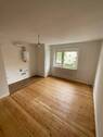 Große Küche - 2 Zimmer Etagenwohnung in Kiel