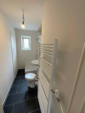 Bad mit Dusche - Etagenwohnung mit 49,80 m&sup2; in Kiel zur Miete
