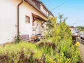 Hauseingang Vorgarten - 6 Zimmer Einfamilienhaus in Karlsruhe-Neureut