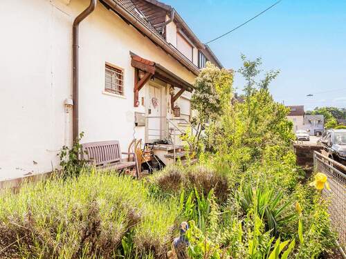 Hauseingang Vorgarten - 6 Zimmer Einfamilienhaus in Karlsruhe-Neureut