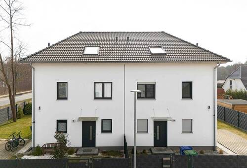Hausansicht - 5 Zimmer Doppelhaushälfte zum Kaufen in Zossen-Wünsdorf
