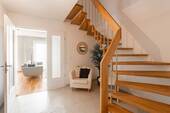 Wendeltreppe aus Holz ins Obergeschoss - 