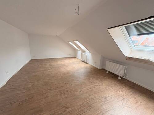 Wohnen/Küche - NEU RENOVIERTE 2-Zimmer Wohnung in Gärten h.d. Veste