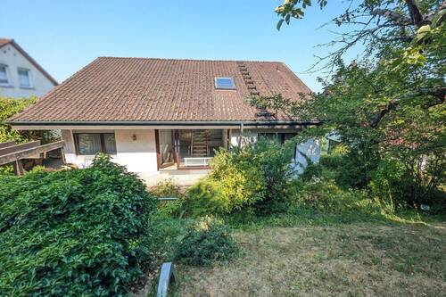 Hausansicht - 6 Zimmer Einfamilienhaus in Herrenberg