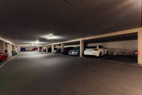Tiefgaragenstellplatz - 