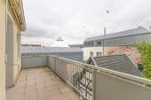 Balkon mit Markise - 