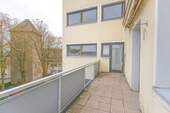 Balkon mit Markise - 