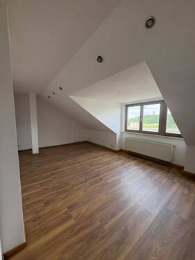 Wohnzimmer - 3 Zimmer Etagenwohnung zur Miete in Plauen