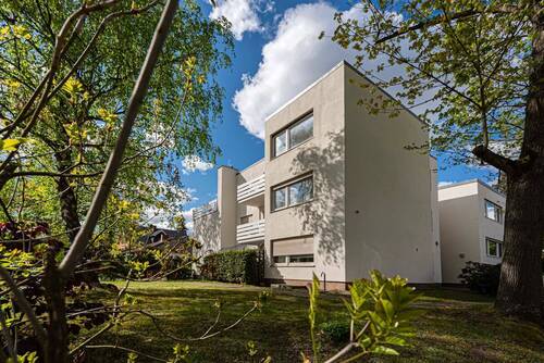 Fassade - PROVISIONSFREI in Zehlendorf: Solide vermietete 2-Zimmer-Erdgeschoss-Wohnung mit Sonnenterrasse