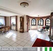 FREIRÄUME: Großes Haus mit fünf Schlafräumen, drei Bädern, Garten und geschützter Terrasse - Vettelschoß