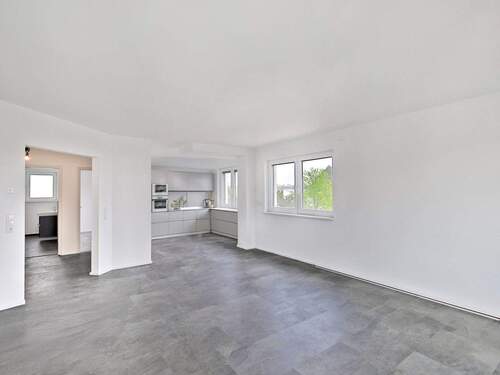 Riesiger, luftiger Wohnbereich mit offener Küche (Einbauküche visualisiert) - 3 Zimmer Etagenwohnung zum Kaufen in Ludwigsburg