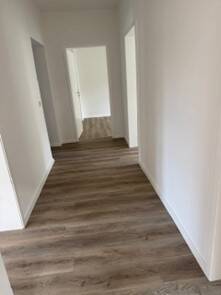 Flur.jpg - 4 Zimmer Etagenwohnung zur Miete in Rossau