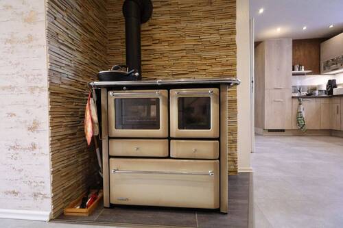 EG traditionelle Küchenhexe - 9 Zimmer Reihenmittelhaus zum Kaufen in Aschersleben