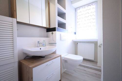 2. OG Bad mit Dusche - 